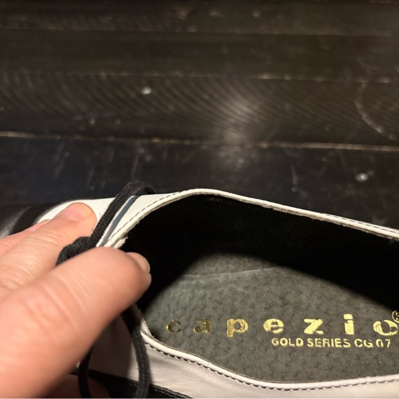 Capezio Black and White Oxford Shoes size 6.5 - Picture 4 of 5